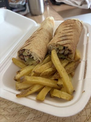batata w arnabit at LyBeyrouth in Lyon
