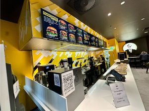 "inside"  at VINCENT - Hbf Leipzig in Leipzig