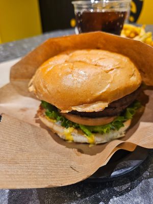 Beyond Vincent Premium Double Stack at VINCENT - Hbf Leipzig in Leipzig