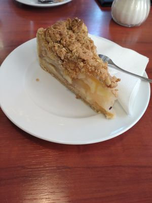 Veganer Apfelkuchen at Café ten Cate in Norden