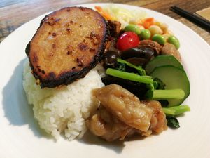Rice with veggies, tofu, and mock fish at Amitābha  - 阿彌搭巴 in Jian