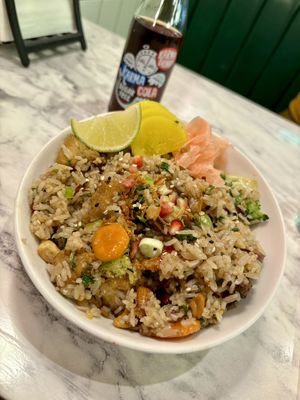 Gebratenes Reisgericht mit verschiedenem veganen „Fleisch“ & Nüssen ⭐️⭐️⭐️⭐️⭐️  at Meat The Vegans in North West London