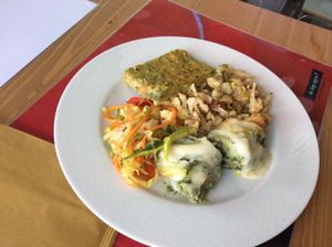 Buffet. Bezahlung pro Gramm. at Veganima in Arco