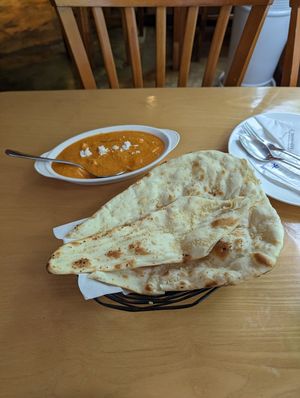 Panner butter masala and garlic naan at Rajmahal in Jeju