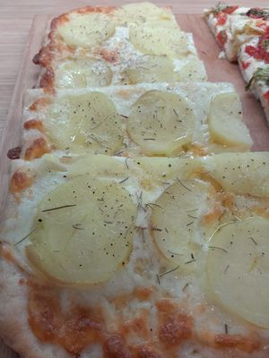 Focaccia con patate at La Vale Bakery - Glutenfree in Milazzo
