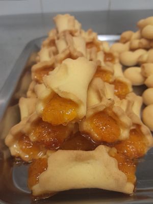 Biscotti vegani con marmellata at La Vale Bakery - Glutenfree in Milazzo