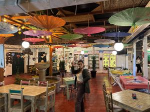 the back of the pizzeria is connected to other restaurants at eslais pizza in Villa De Leyva