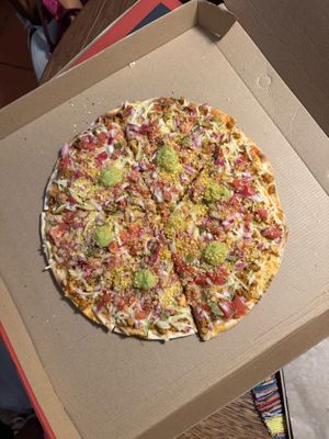 Mexican Pizza (has cilantro!) at eslais pizza in Villa De Leyva