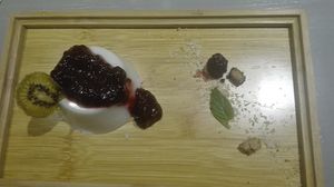 Panna Cotta de Coco y Coullis de Frutos rojos 🌱 at Cuenco in Mendoza