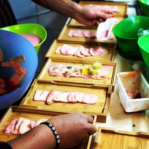 Las manos de los Chef en plena labor 🌱 at Cuenco in Mendoza