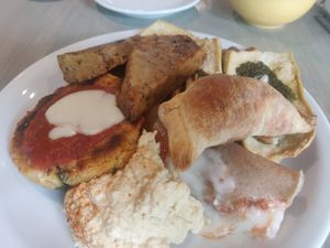 Buffet plate at Cuenco in Mendoza