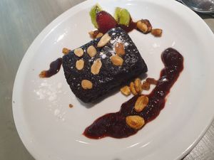 Chocolate Brownie Postre at Cuenco in Mendoza