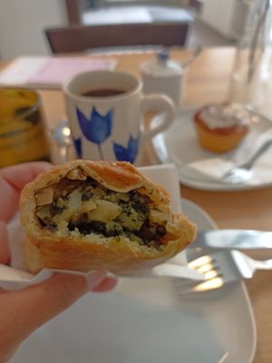 Spinach and tofu at mamacoffee - Podolska in Prague