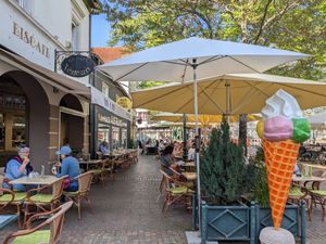 Great outside seating at Eiscafé Venezia in Buehl