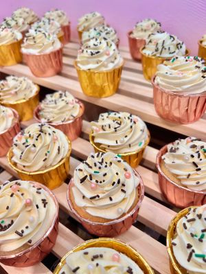 Custom Lemon Blueberry Cupcakes at Friends U Can Keep in Macau