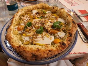 Vegan pizza at Pizzium in La Spezia