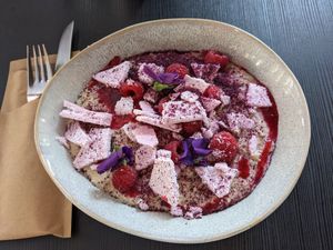 Heavenly Overnight Oats at COLORZ Kitchen  in Bern