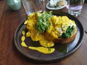 Round 3: Whack Benedict (on spinach, what a fit) at COLORZ Kitchen  in Bern