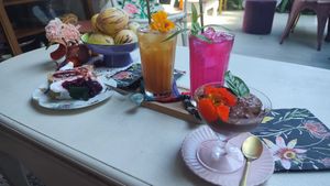 Mousse au chocolat vegan at Le Kafé Fleurs  in Saint-paul