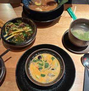 Kokossuppe mit Kürbis  at Ginya Vegan House  in Hamburg