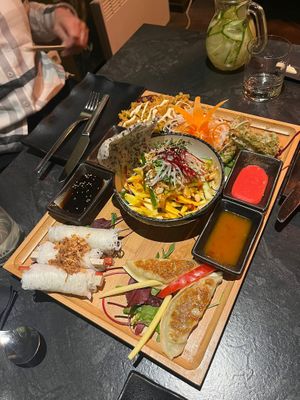 Vorspeisen für 3 Personen at Ginya Vegan House  in Hamburg