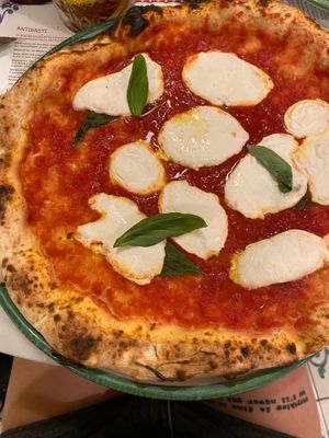 Margherita vegana at Pizzium in Bologna