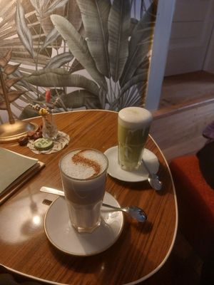 Chai latte & matcha latte at Frau Friedrich in Marburg