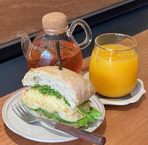 Potato - apple - lucola sandwich, orange juice and herb tea #Veganuary at Gosranhi Bread/Book in Daegu