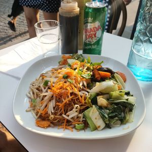  at Le Cambodge in Paris