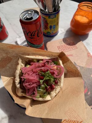 Sababa Classic Pita  at Sababa Den Haag in The Hague