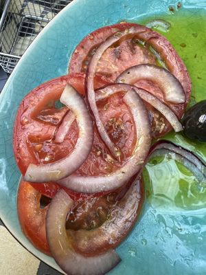 Portugiesischer Tomatensalat  at Rossio Tapas e Vinho in Hamburg
