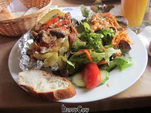 baked potato with veggies (vegan) at Ilse in Saarbrucken