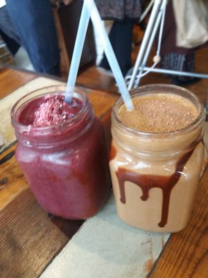A berry and a cacoa smoothie at Earth to Table in Bondi Junction