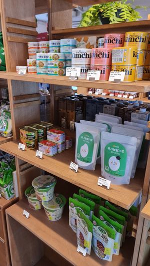 Canned foods at Nono Shop & Cafe Seoul in Seoul