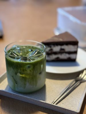 The first drink & cake at the new nonoshop’s location. I requested to update address to HC so I hope you can easily find new location!  at Nono Shop & Cafe Seoul in Seoul
