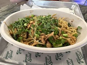 Garlic noods   at MANEATINGPLANT in Canoga Park