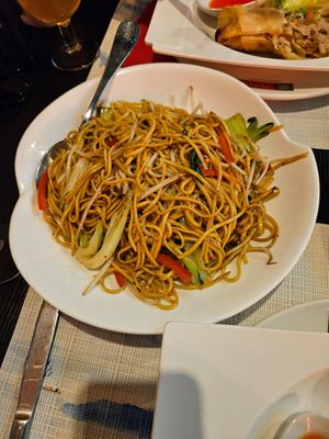 Noodles con verduras (hay que decir de quitar el huevo) at Ming Chinese in Sevilla