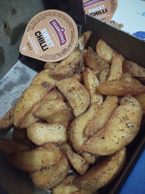 Cajun wedges with sweet chilli sauce at Four Star Pizza in Castlebar