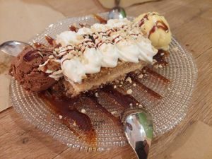 Dessert / Sweet Jarama cake (awesome!) at La Huella Vegana - Sandoval  in Madrid