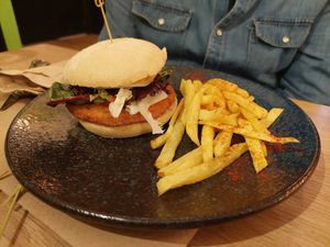 Main / Burger at La Huella Vegana - Sandoval  in Madrid