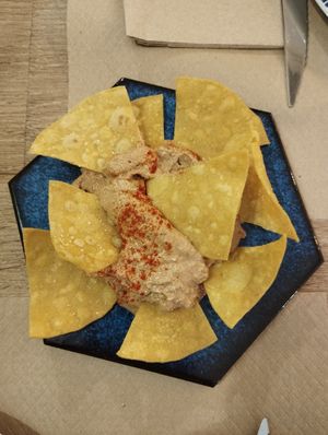 Hummus de lentejas at La Huella Vegana - Sandoval  in Madrid