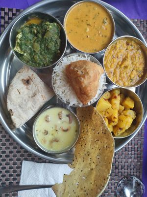 Vegan Thali at Qnara Indian Food in Sidemen