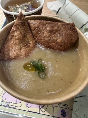 Potato and leak!   The flatbread chips are amaze   at TREEHOUSE - Causeway Bay in Hong Kong Island