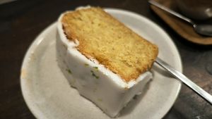 Bizcocho de limón at Simona Specialty Coffee Club in San Sebastian