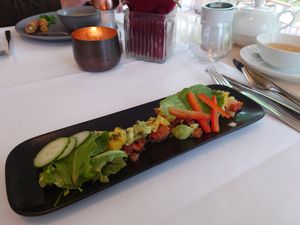 Tomaten-Avocado-Salat mit Mango at Konrad's in Burg