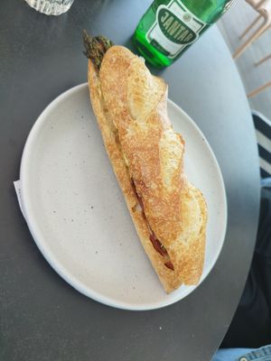 Asparagus sandwich at Coffeedesk Kawiarnia - Tamka in Warsaw