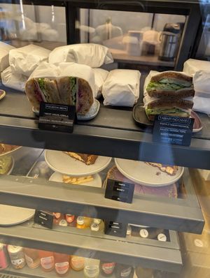 vegan sandwiches at Coffeedesk Kawiarnia - Tamka in Warsaw