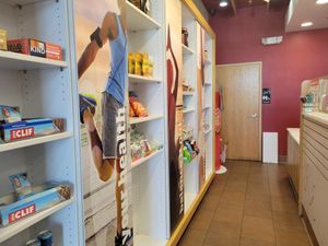 Protein bars and snacks at Smoothie King in Mesa