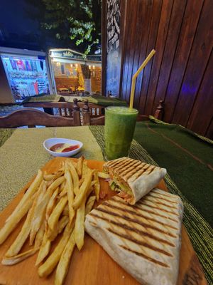 Vegan falafel taco and smoothy of the day at MIDO'S in Chefchaouen