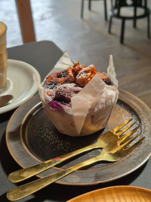  at Falo Coffee Brewers in Takayama